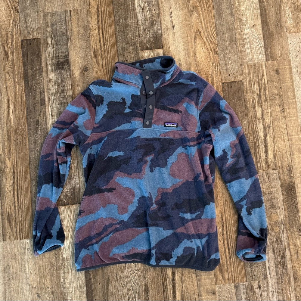 Women's Patagonia Lightweight Fleece. Size XL